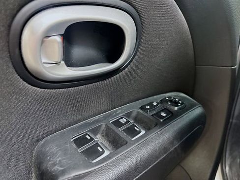 Used 2019 Kia Soul FWD image 19