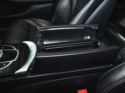 Used 2019 Mercedes-Benz C 300 Sedan image 44