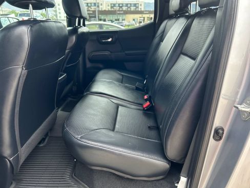 Certified 2018 Toyota Tacoma TRD Sport AWD/4WD image 29