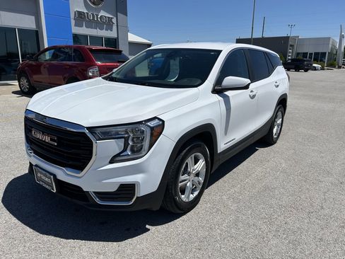 Used 2023 GMC Terrain SLE FWD image 1