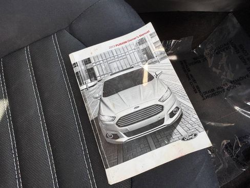 Used 2013 Ford Fusion SE image 15