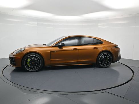 Certified 2025 Porsche Panamera 4 E-Hybrid AWD/4WD image 2