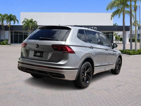 Certified 2023 Volkswagen Tiguan SE R-Line image 7