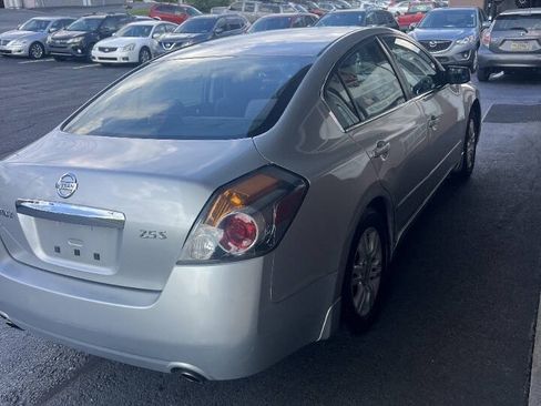 Used 2010 Nissan Altima 2.5 S w/ Convenience Pkg FWD image 4