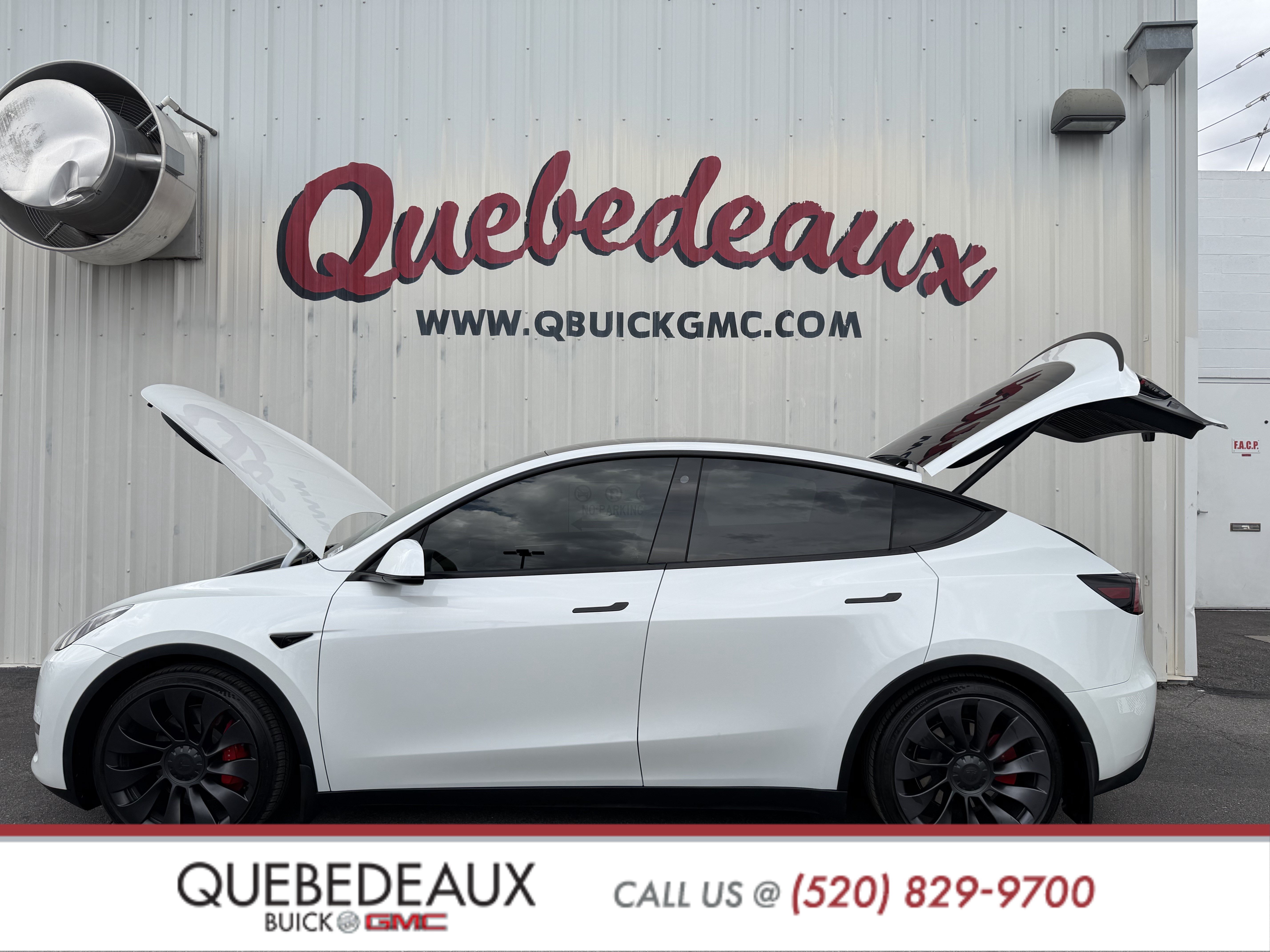 Used 2023 Tesla Model Y Performance AWD/4WD image 9
