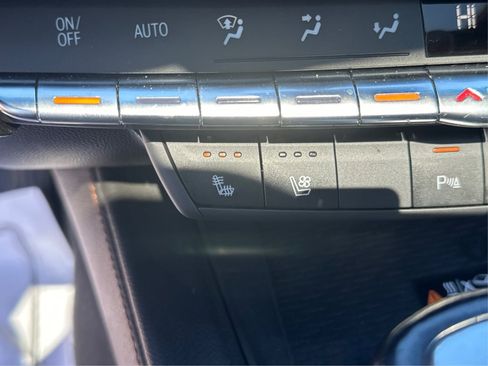Used 2021 Cadillac CT4 Premium Luxury AWD/4WD image 21