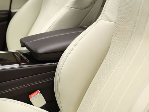 Used 2020 Bentley Flying Spur W12 image 22