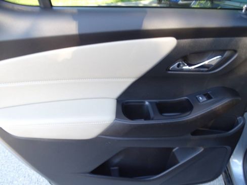 Used 2023 Chevrolet Traverse AWD LS w/ Safety Package image 36