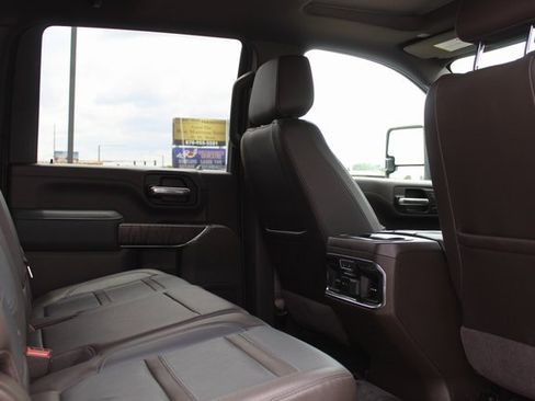 Used 2023 GMC Sierra 3500 Denali AWD/4WD image 18