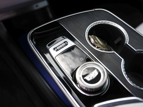 Used 2025 Cadillac Lyriq Luxury RWD image 19