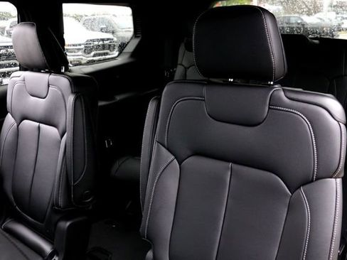 New 2025 Jeep Grand Cherokee L Limited AWD/4WD image 19