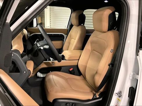 New 2026 Land Rover Defender 110 X-Dynamic SE AWD/4WD image 8