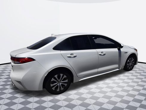 Used 2021 Toyota Corolla LE w/ Carpet Mat Package (TMS) FWD image 6