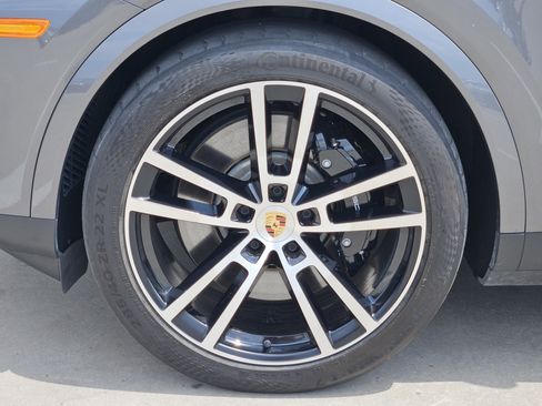Used 2024 Porsche Cayenne S image 14