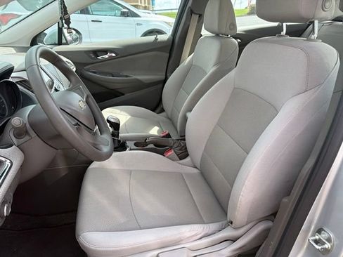 Used 2017 Chevrolet Cruze LS FWD image 22