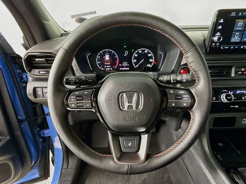 Used 2024 Honda Pilot TrailSport image 11