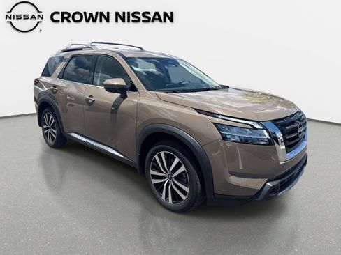 Certified 2024 Nissan Pathfinder Platinum w/ Cargo Package AWD/4WD image 12