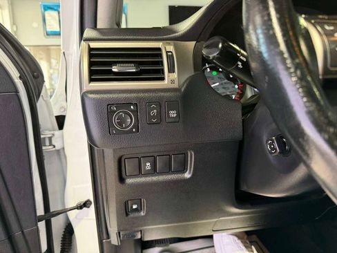 Used 2017 Lexus GX 460 image 22