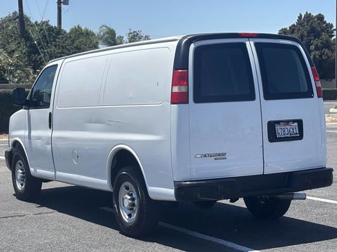 Used 2016 Chevrolet Express 2500 RWD image 5