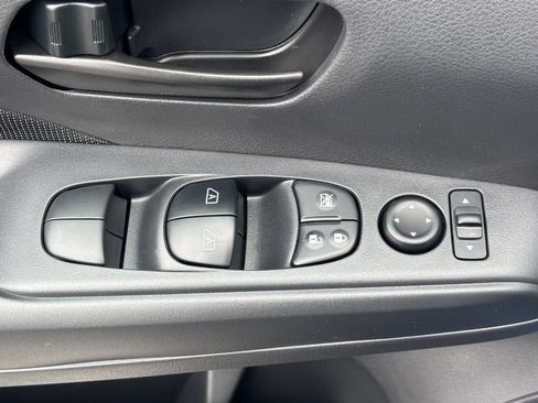 Certified 2025 Nissan Kicks Play S FWD image 17