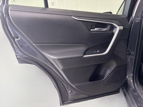 Used 2022 Toyota RAV4 XLE AWD/4WD image 26