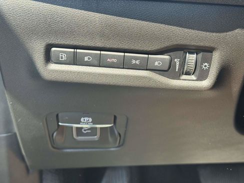 Used 2026 Jeep Cherokee Laredo AWD/4WD image 19