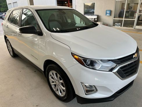 Used 2021 Chevrolet Equinox LS w/ LS Convenience Package FWD image 8