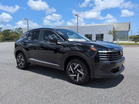 Used 2025 Nissan Kicks SV FWD image 3