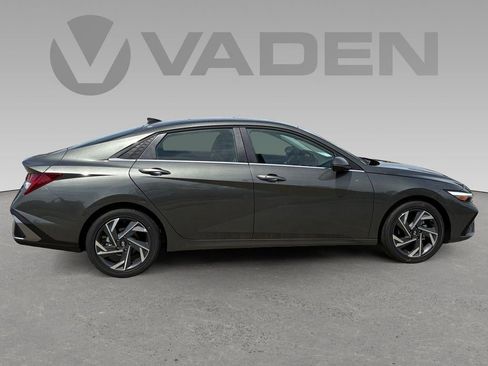 New 2026 Hyundai Elantra Limited FWD image 39