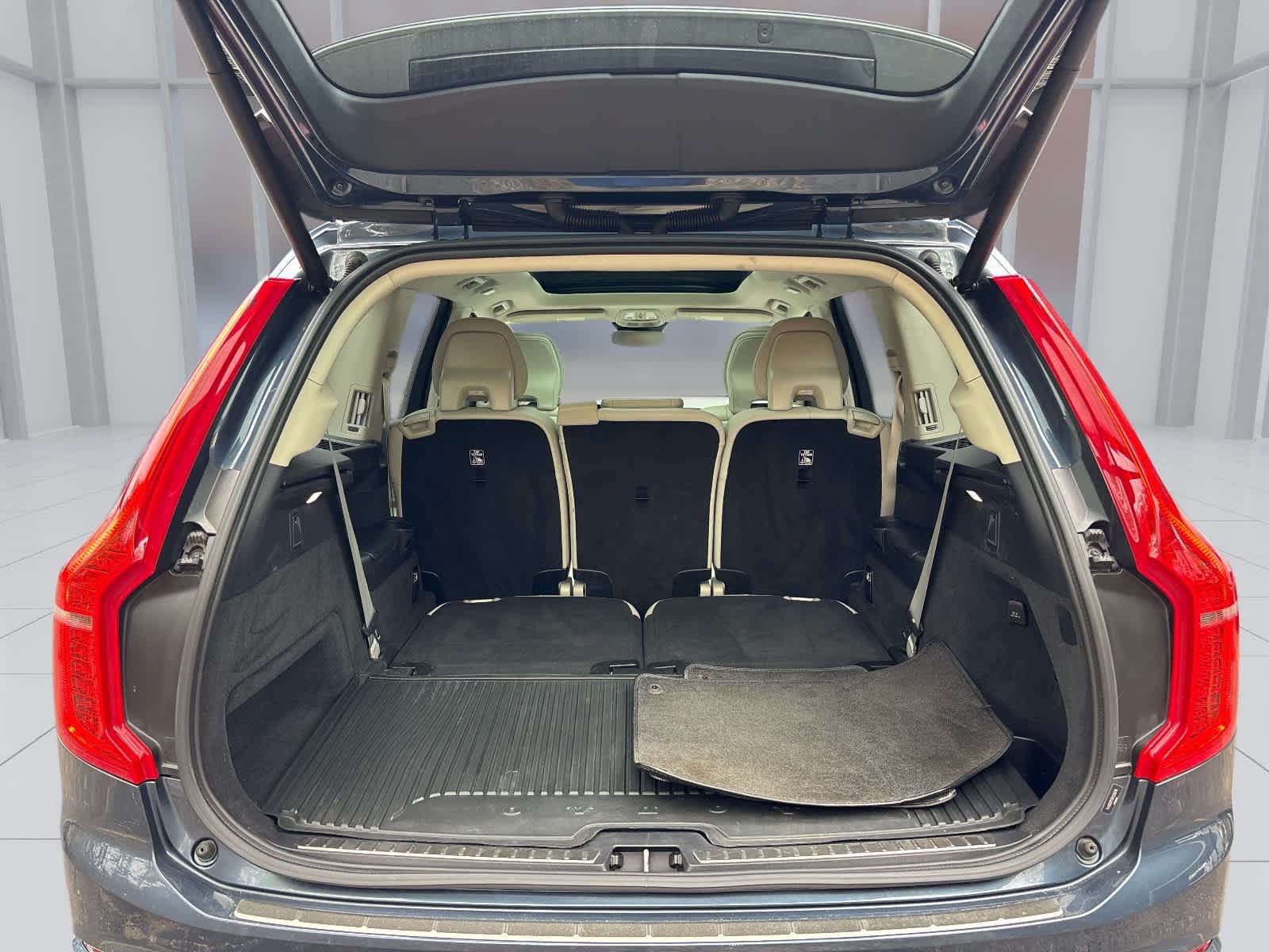 Used 2024 Volvo XC90 B6 Plus AWD/4WD image 15