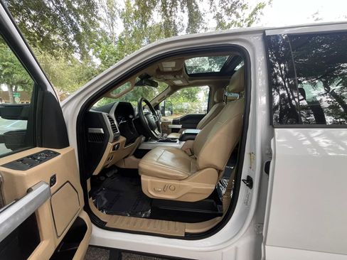 Used 2017 Ford F250 Lariat w/ Lariat Ultimate Package AWD/4WD image 14