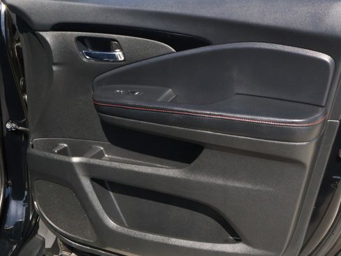 Used 2021 Honda Pilot Black Edition image 18