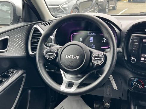 Used 2023 Kia Soul LX image 14