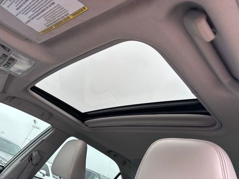 Used 2015 Toyota Camry XLE image 7