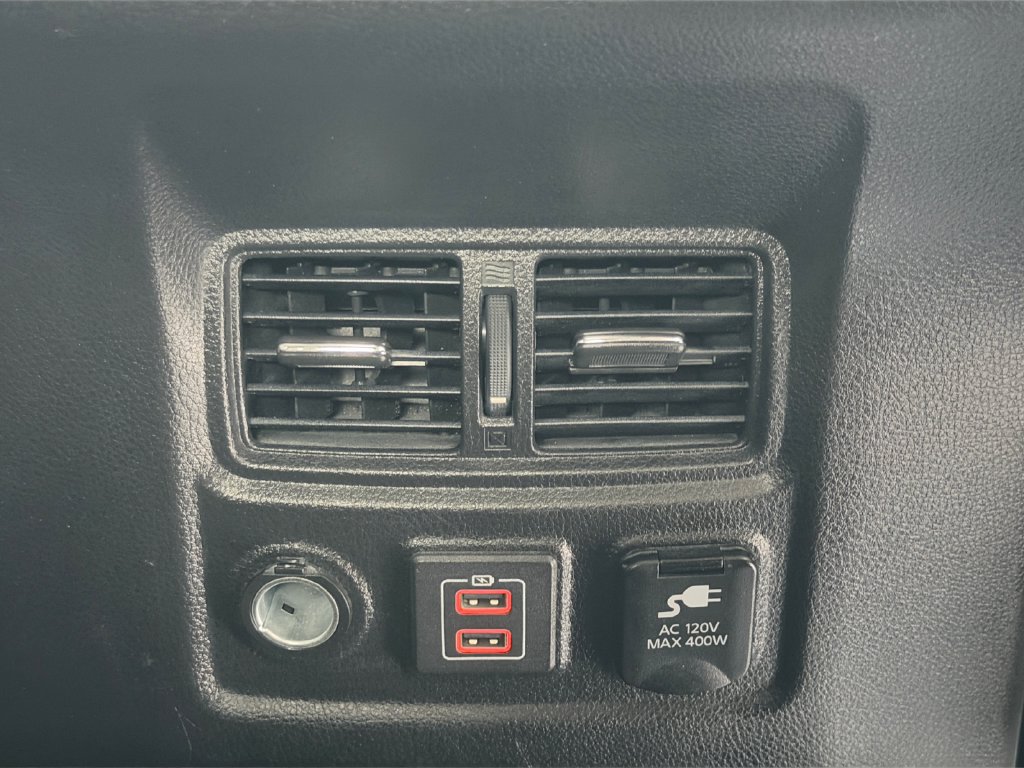 Used 2021 Nissan Titan SL w/ Moonroof Package AWD/4WD image 39