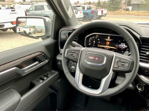 New 2026 GMC Sierra 1500 SLT w/ SLT Convenience Package image 40