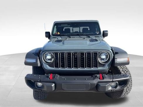 Used 2024 Jeep Gladiator Rubicon w/ Technology Group AWD/4WD image 4