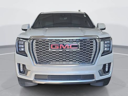 Used 2022 GMC Yukon XL Denali w/ Denali Ultimate Package AWD/4WD image 10