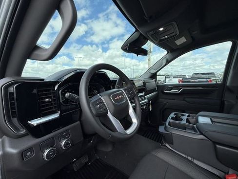 New 2026 GMC Sierra 1500 SLE image 19