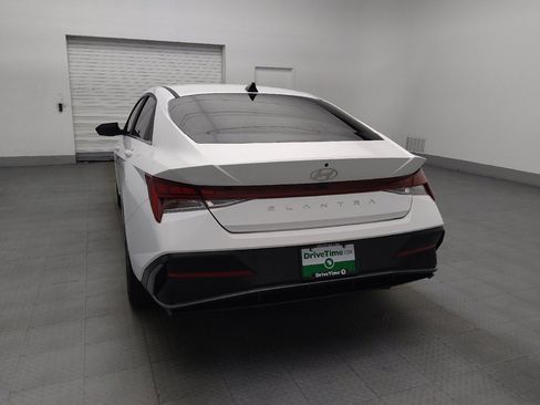 Used 2024 Hyundai Elantra SEL w/ Convenience Package FWD image 6