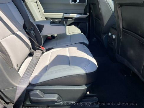 Used 2021 Ford Explorer XLT w/ XLT Sport Appearance Package image 20