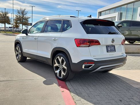 Certified 2023 Volkswagen Taos SEL image 2