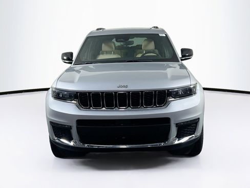 Used 2023 Jeep Grand Cherokee L Limited image 2