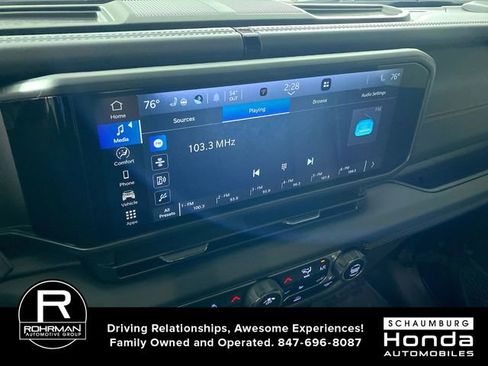 Used 2025 Jeep Gladiator Rubicon w/ Convenience Group image 7