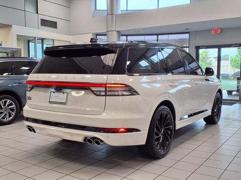 Certified 2026 Lincoln Aviator Reserve w/ Luxury Package RWD image 2