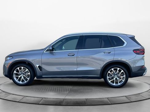 Used 2024 BMW X5 xDrive40i w/ Premium Package AWD/4WD image 4