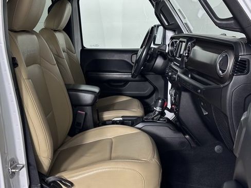 Used 2018 Jeep Wrangler Unlimited Rubicon image 31