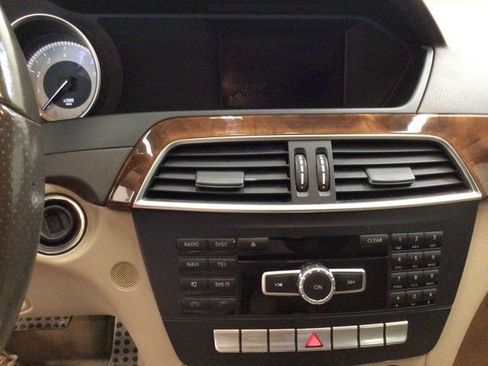Used 2014 Mercedes-Benz C 250 Sedan image 25