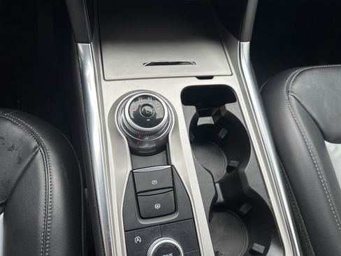 Used 2023 Ford Explorer XLT w/ Equipment Group 202A image 15