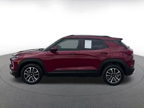 Used 2025 Chevrolet TrailBlazer LT image 9